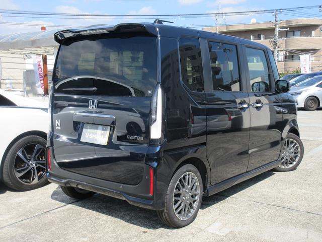 Ｎ－ＢＯＸカスタム ターボ　ＨｏｎｄａＣａｒｓ横浜デモカー　ＨｏｎｄａＳＥＮＳＩＮＧ　マルチビューカメラ　メモリーナビ　Ｂｌｕｅｔｏｏｔｈ　ＬＥＤヘッドライト　オートライト　前席シートヒーター　両側電動スライドドア　ＵＳＢ　禁煙（5枚目）