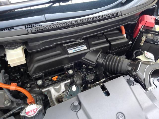 ステップワゴンスパーダ ｅ：ＨＥＶスパーダＧホンダセンシング　７人　後席モニター（リモコン付き）　前後ドラレコ　メモリーナビ　Ｂｌｕｅｔｏｏｔｈ　リアカメラ　ＥＴＣ２．０　ＬＥＤヘッドライト・フォグライト　オートライト　ＵＳＢ　純正アルミ　ドアバイザー（28枚目）