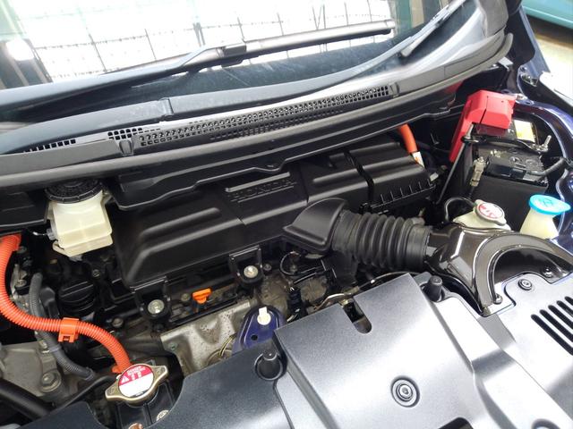 ステップワゴンスパーダ スパーダハイブリッドＧホンダセンシング　７人　後席モニター　メモリーナビ　ＥＴＣ　純正アルミ　ドアバイザー　ホンダセンシング　フルセグ　オートライト　Ｂｌｕｅｔｏｏｔｈオーディオ　サウンドコンテナ　ＣＭＢＳ　ＬＫＡＳ　リヤカメラ　スマキー（22枚目）