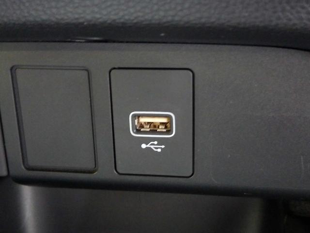 フィット e:HEVベーシック メモリーナビ リアカメラ LED オートライト ETC USB入力端子 1オーナー HondaSENSING サイドカーテンエアバック オートエアコン フルセグ Bluetoothオーディオ CMBS(9枚目)
