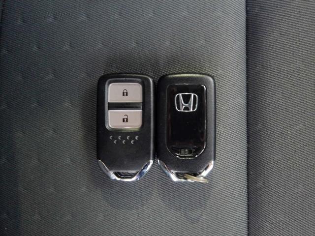 フィット e:HEVベーシック メモリーナビ リアカメラ LED オートライト ETC USB入力端子 1オーナー HondaSENSING サイドカーテンエアバック オートエアコン フルセグ Bluetoothオーディオ CMBS(12枚目)