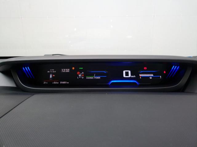 フリードハイブリッド ハイブリッド・クロスター　６人　ＨｏｎｄａＳＥＮＳＩＮＧ　前後ドラレコ　ディスプレイオーディオ　リアカメラ　ＥＴＣ　　ＬＥＤヘッドライト・フォグライト　前席シートヒーター　プラズマクラスター　両側電動スライドドア　純正アルミ（15枚目）