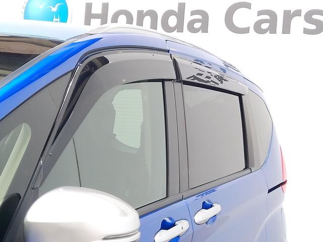 フリードハイブリッド ハイブリッド・クロスター　６人　ＨｏｎｄａＳＥＮＳＩＮＧ　前後ドラレコ　ディスプレイオーディオ　リアカメラ　ＥＴＣ　　ＬＥＤヘッドライト・フォグライト　前席シートヒーター　プラズマクラスター　両側電動スライドドア　純正アルミ（24枚目）