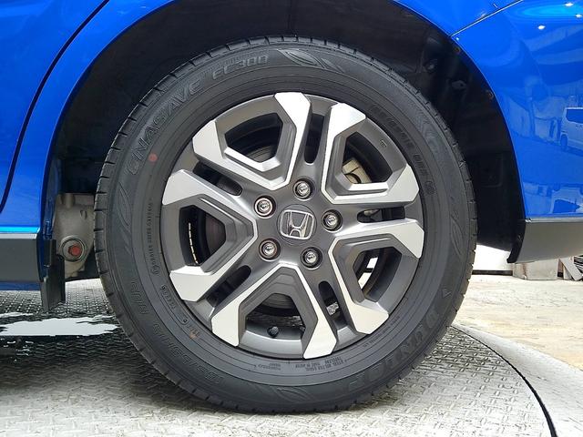 フリードハイブリッド ハイブリッド・クロスター　６人　ＨｏｎｄａＳＥＮＳＩＮＧ　前後ドラレコ　ディスプレイオーディオ　リアカメラ　ＥＴＣ　　ＬＥＤヘッドライト・フォグライト　前席シートヒーター　プラズマクラスター　両側電動スライドドア　純正アルミ（26枚目）