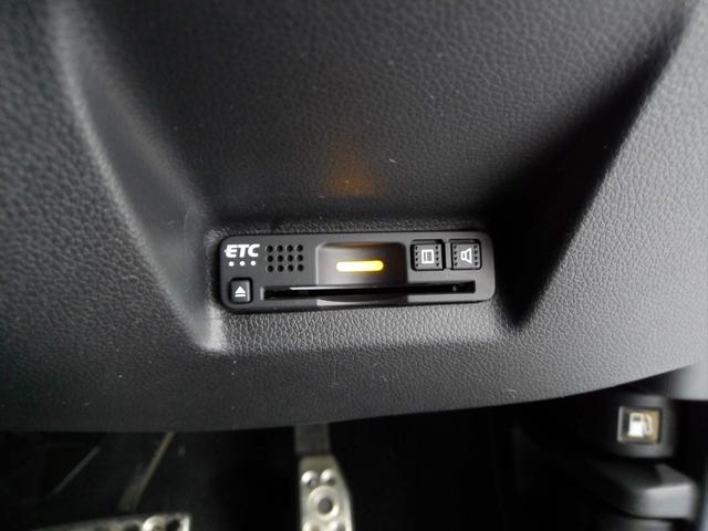 シャトル ハイブリッドXホンダセンシング HondaSENSING メモリーナビ リアカメラ USB入力端子 Bluetooth LEDヘッドライト・フォグライト オートライト オートハイビーム パドルシフト ワンオーナー 修復歴なし(5枚目)