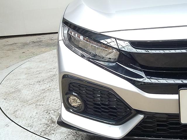 LEDヘッドライト!省電力で明るく遠くまで照らし、夜道や雨天時などの安心感を高めます☆点灯の瞬間から光量を放つLEDの特性により、トンネルへの進入直後などでも安心感のある視界を提供します!