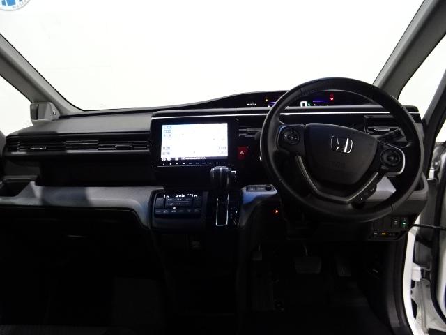 ステップワゴンスパーダ スパーダホンダセンシング 8人 HondaSENSING ドラレコ メモリーナビ リアカメラ ETC 純正アルミ ドアバイザー LKA 盗難防止 助手席エアバッグ Wパワスラ Bluetoothオーディオ 記録簿有 地デジ(8枚目)