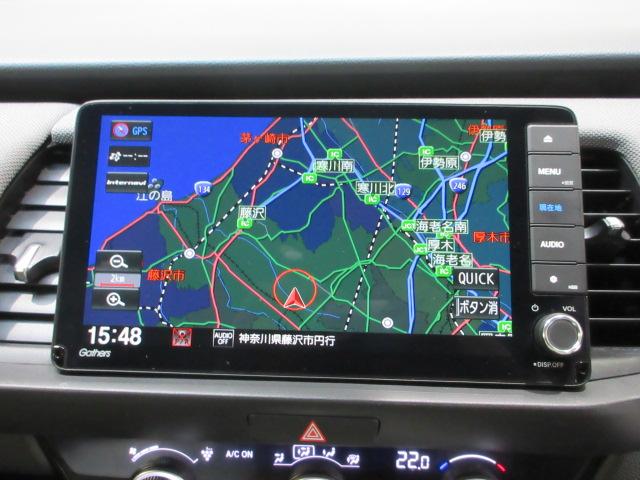 フィット ｅ：ＨＥＶネス　ＨｏｎｄａＳＥＮＳＩＮＧ　前後ドラレコ　メモリーナビ　リアカメラ　純正アルミ　ＬＥＤヘッドライト・フォグライト　オートライト　ＥＴＣ　Ｂｌｕｅｔｏｏｔｈ　ＵＳＢ　ドアバイザー　ワンオーナー　衝突軽減（3枚目）