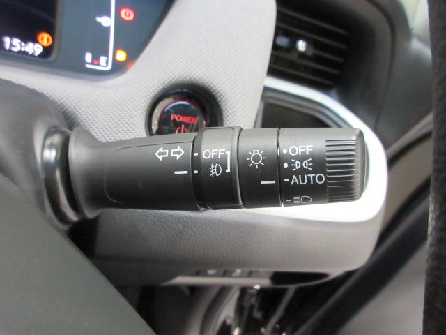 フィット ｅ：ＨＥＶネス　ＨｏｎｄａＳＥＮＳＩＮＧ　前後ドラレコ　メモリーナビ　リアカメラ　純正アルミ　ＬＥＤヘッドライト・フォグライト　オートライト　ＥＴＣ　Ｂｌｕｅｔｏｏｔｈ　ＵＳＢ　ドアバイザー　ワンオーナー　衝突軽減（13枚目）