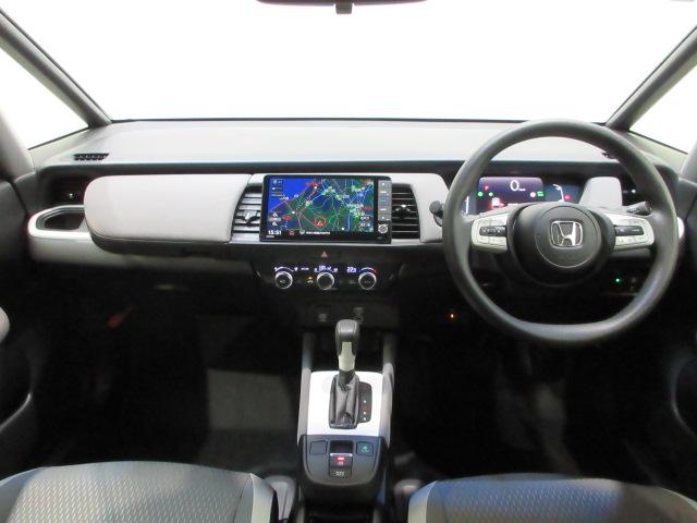 フィット ｅ：ＨＥＶネス　ＨｏｎｄａＳＥＮＳＩＮＧ　前後ドラレコ　メモリーナビ　リアカメラ　純正アルミ　ＬＥＤヘッドライト・フォグライト　オートライト　ＥＴＣ　Ｂｌｕｅｔｏｏｔｈ　ＵＳＢ　ドアバイザー　ワンオーナー　衝突軽減（15枚目）