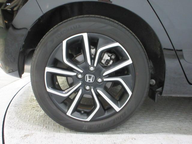 フィット ｅ：ＨＥＶネス　ＨｏｎｄａＳＥＮＳＩＮＧ　前後ドラレコ　メモリーナビ　リアカメラ　純正アルミ　ＬＥＤヘッドライト・フォグライト　オートライト　ＥＴＣ　Ｂｌｕｅｔｏｏｔｈ　ＵＳＢ　ドアバイザー　ワンオーナー　衝突軽減（27枚目）