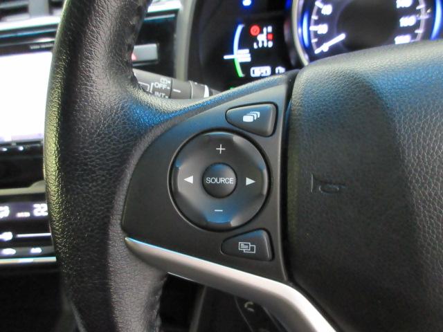 フィットハイブリッド Ｌホンダセンシング　ドラレコ　メモリーナビ　リアカメラ　ＥＴＣ　Ｂｌｕｅｔｏｏｔｈ　ＵＳＢ　ＬＥＤヘッドライト　ＬＥＤフォグライト　ドアバイザー　ワンオーナー（8枚目）