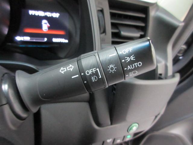 フィットハイブリッド Ｌホンダセンシング　ドラレコ　メモリーナビ　リアカメラ　ＥＴＣ　Ｂｌｕｅｔｏｏｔｈ　ＵＳＢ　ＬＥＤヘッドライト　ＬＥＤフォグライト　ドアバイザー　ワンオーナー（12枚目）