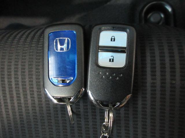 フィットハイブリッド Ｌホンダセンシング　ドラレコ　メモリーナビ　リアカメラ　ＥＴＣ　Ｂｌｕｅｔｏｏｔｈ　ＵＳＢ　ＬＥＤヘッドライト　ＬＥＤフォグライト　ドアバイザー　ワンオーナー（19枚目）