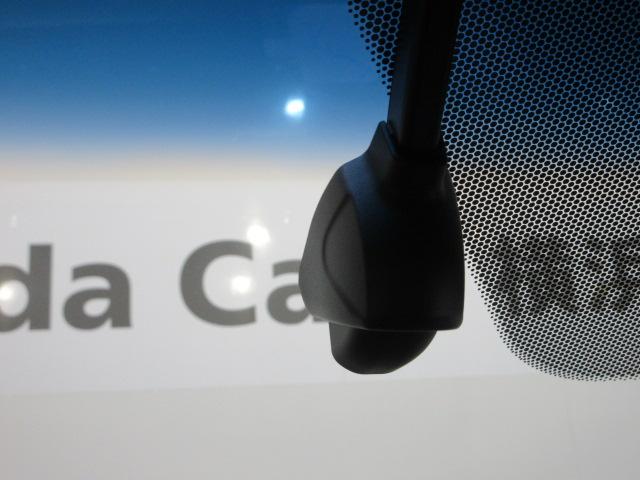 ステップワゴンスパーダ スパーダハイブリッドＧホンダセンシング　７人　前後ドラレコ　メモリーナビ　全周囲カメラ　両側電動スライドドア　ＥＴＣ　純正アルミ　Ｂｌｕｅｔｏｏｔｈ　ＵＳＢ　ドアバイザー　ワンオーナー（6枚目）