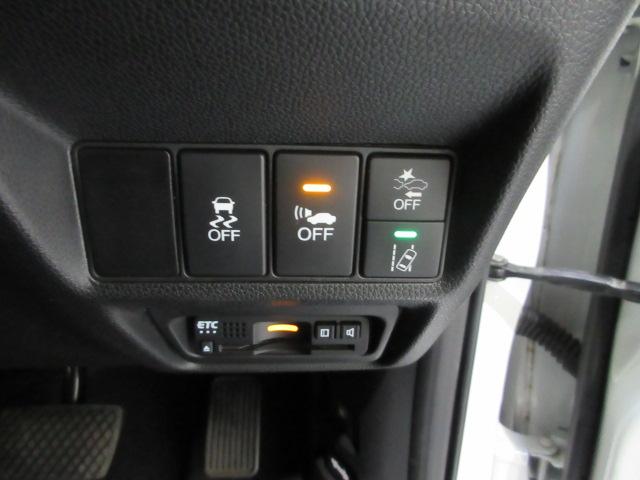 ステップワゴンスパーダ スパーダハイブリッドＧホンダセンシング　７人　前後ドラレコ　メモリーナビ　全周囲カメラ　両側電動スライドドア　ＥＴＣ　純正アルミ　Ｂｌｕｅｔｏｏｔｈ　ＵＳＢ　ドアバイザー　ワンオーナー（13枚目）