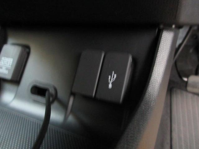 シャトル ハイブリッドXホンダセンシング HondaSENSING メモリーナビ Bluetooth リヤカメラ フルセグTV ETC シートヒーター LEDヘッドライト・フォグライト オートライト 純正アルミホイール ワンオーナー LKAS(11枚目)