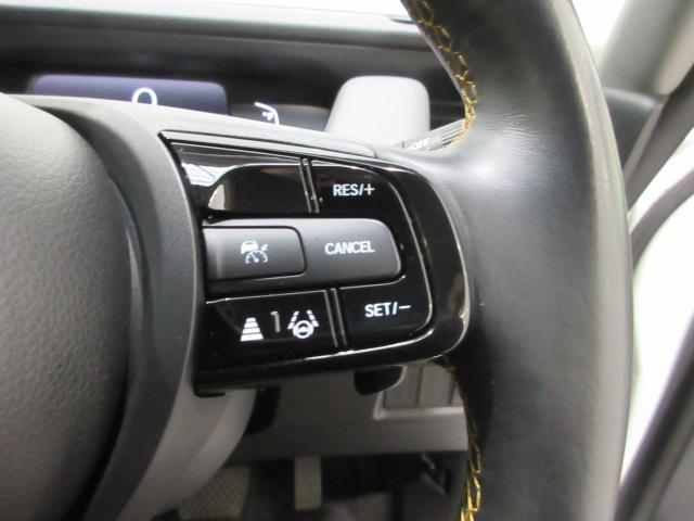 フィット ｅ：ＨＥＶＲＳ　純正ドラレコ　メモリーナビ　ＥＴＣ２．０　ドアバイザー　ＨｏｎｄａＳＥＮＳＩＮＧ　パーキングセンサー　オートライト　フルセグ　アルミホイール　サイドカーテンエアバック　Ｂｌｕｅｔｏｏｔｈオーディオ（8枚目）