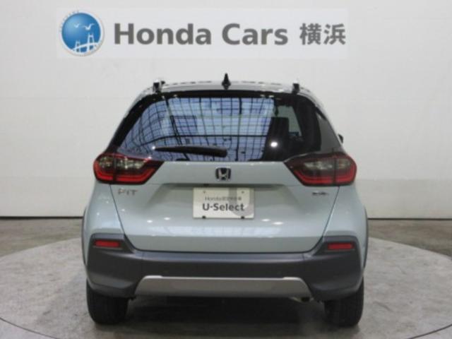 フィット ｅ：ＨＥＶクロスター　ＨｏｎｄａＳＥＮＳＩＮＧ　前後ドラレコ　メモリーナビ　リアカメラ　ＥＴＣ　純正アルミ　ドアバイザー　１オーナー　カーテンエアバック　地デジ　キーレス　ＬＥＤヘッド　オートライト　記録簿　バックモニター（7枚目）