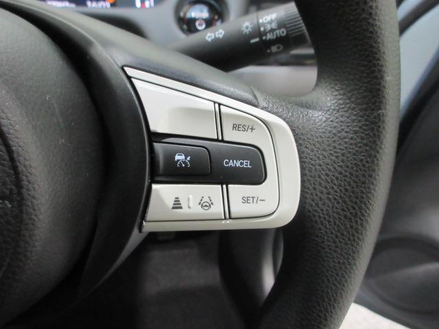 フィット ｅ：ＨＥＶクロスター　ＨｏｎｄａＳＥＮＳＩＮＧ　前後ドラレコ　メモリーナビ　リアカメラ　ＥＴＣ　純正アルミ　ドアバイザー　１オーナー　カーテンエアバック　地デジ　キーレス　ＬＥＤヘッド　オートライト　記録簿　バックモニター（11枚目）