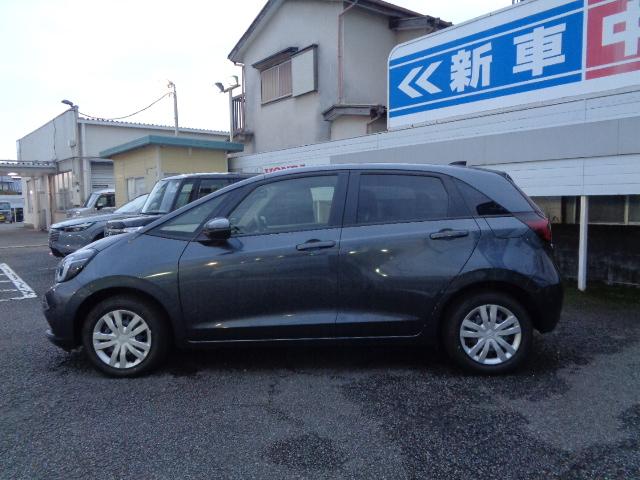 フィット e:HEVホーム 前後誤発進抑制機能 助手席エアバッグ 運転席エアバッグ 1オナ アイドリングストップ LEDライト USB接続 バックカメラ ABS サイドエアバッグ オートクルーズコントロール(19枚目)