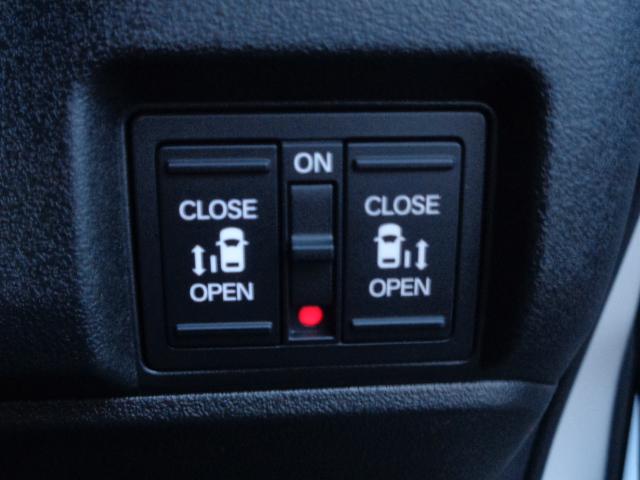 Ｎ－ＢＯＸカスタム ターボ　イモビライザー　１オナ　衝突被害軽減　サイドカメラ　ベンチシート　キーフリー　ＥＳＣ　パワステ　両席エアバック　サイドエアバッグ　ターボ車　ＵＳＢ接続　Ａライト　スマキー　Ｂカメ　整備記録簿（5枚目）