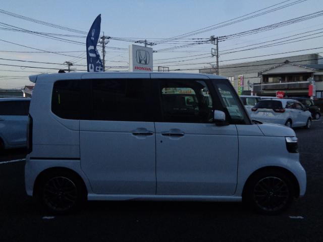 Ｎ－ＢＯＸカスタム ターボ　イモビライザー　１オナ　衝突被害軽減　サイドカメラ　ベンチシート　キーフリー　ＥＳＣ　パワステ　両席エアバック　サイドエアバッグ　ターボ車　ＵＳＢ接続　Ａライト　スマキー　Ｂカメ　整備記録簿（18枚目）