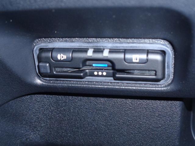 Ｎ－ＢＯＸカスタム ターボコーディネートスタイル　両側電動ドア　Ｒカメラ　レザーシート　クルコン　スマートキ－　パワーステアリング　ＥＴＣ　ＶＳＡ　セキュリティ　エアコン　ＬＥＤライト　パワーウィンドウ　ＵＳＢ　記録簿（6枚目）