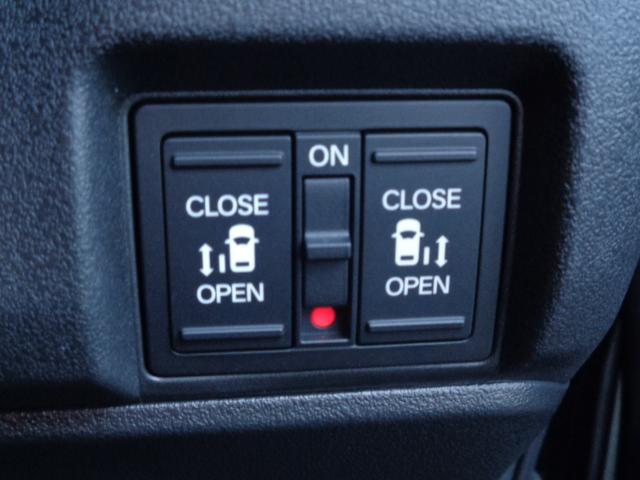 N-BOXカスタム ターボ イモビライザー 1オナ 衝突被害軽減 ベンチシート キーフリー ESC パワステ 両席エアバック サイドエアバッグ ターボ車 USB接続 スマキー Bカメ パワーウィンドウ 整備記録簿 ABS(5枚目)