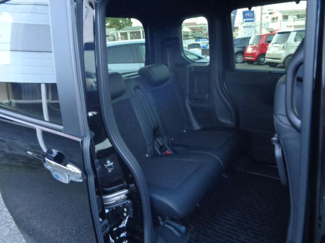 N-BOXカスタム ターボ イモビライザー 1オナ 衝突被害軽減 ベンチシート キーフリー ESC パワステ 両席エアバック サイドエアバッグ ターボ車 USB接続 スマキー Bカメ パワーウィンドウ 整備記録簿 ABS(12枚目)