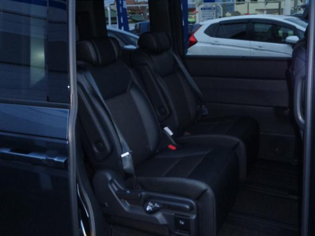 ステップワゴン ｅ：ＨＥＶスパーダ　１オーナー　フルオートエアコン　ＥＳＣ　シートヒータ　キーフリー　ＬＥＤヘッドランプ　イモビ　ＡＢＳ　リアカメラ　スマートキ　ＵＳＢポート　クルーズコントロール　ＥＣＯモード（10枚目）