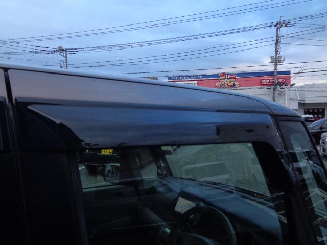 Ｎ－ＢＯＸ Ｇ・Ｌパッケージ　Ｉ－ＳＴＯＰ　メンテナンスノート　１オ－ナ－　全席ＰＷ　イモビライザー　ナビテレビ　１セグ　ＡＡＣ　横滑り防止　スマートキー　ＡＢＳ　ＥＴＣ　キーレスＥ　パワーステアリング（9枚目）