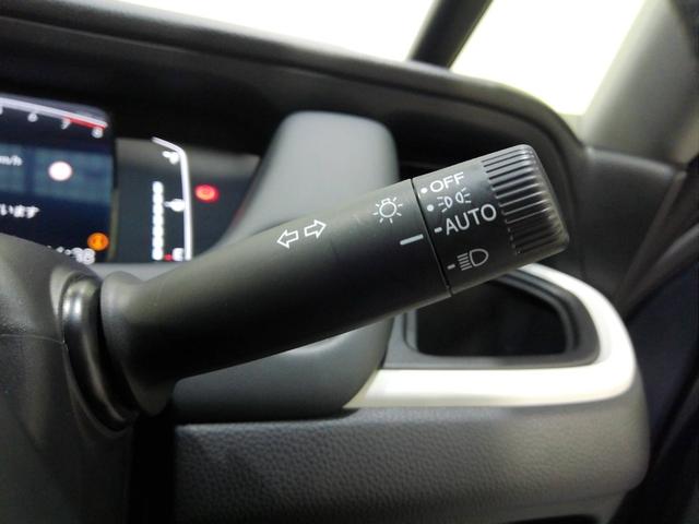フィット ホーム 当社デモカー HondaSENSING メモリーナビ リアカメラ ETC LEDライト Bluetooth 禁煙車 オートライト パーキングセンサー CD/DVD USB アダプティブクルコン BT(11枚目)