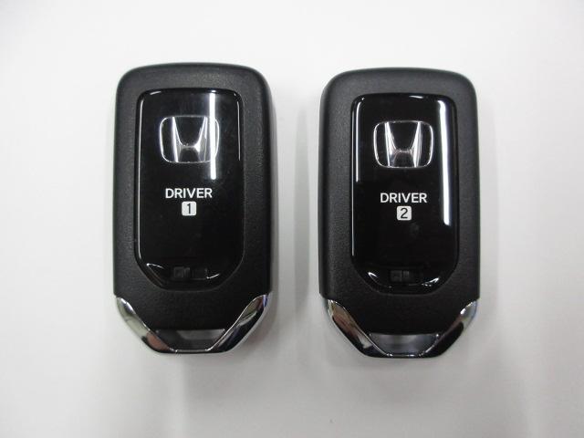 WR-V Z ドラレコ 当社デモカー HondaSENSING メモリーナビ リアカメラ ETC 禁煙車 オートライト USB BTオーディオ 車線逸脱警報システム 元試乗車 盗難防止装置 誤発進抑制 Rカメラ(12枚目)