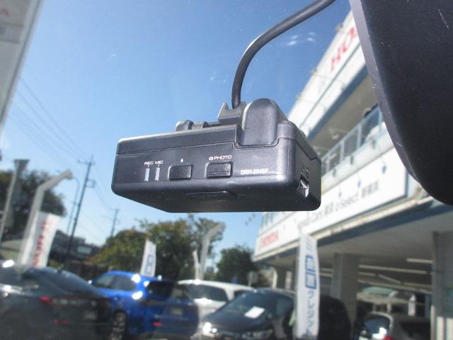 フリード e:HEVエアーEX 当社デモカー HondaSENSING 全周囲カメラ リアカメラ ETC 純正アルミ パーキングセンサー LED シートヒーター BTオーディオ USB 禁煙車 ブラインドスポット フルセグTV(3枚目)