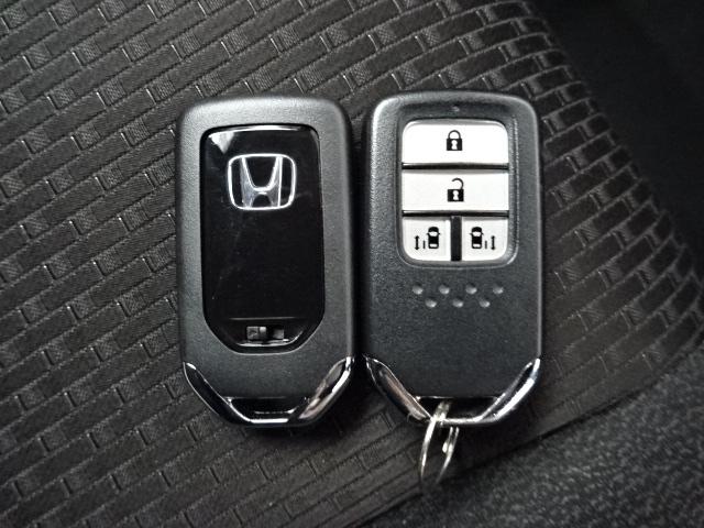 ステップワゴンスパーダ スパーダホンダセンシング 前後ドラレコETC2.0両側電動スライドドアメモリーナビリアカメラワンオーナー7人 Bluetooth CD DVD USB デュアルエアコン プラズマクラスター LKA 盗難防止 助手席エアバッグ(18枚目)