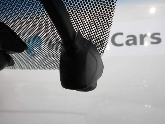 『ドライブレコーダー』動画を残すことで万が一の事態に遭遇した時の必須アイテムです！急ブレーキ・急ハンドルが起こった際、自動で記録が上書きされずに保存され、後でＰＣ等で確認出来ます。