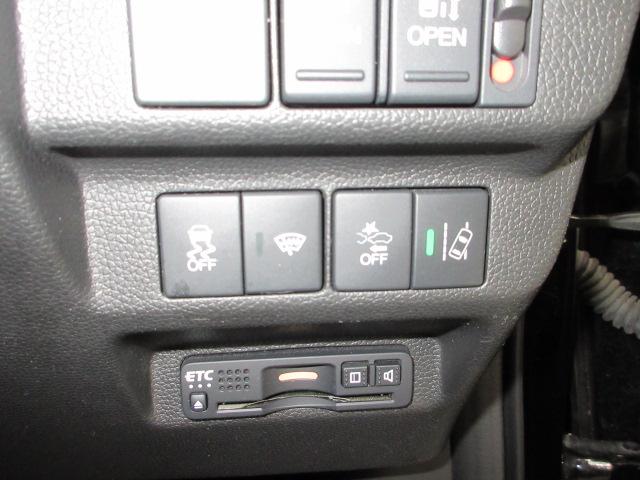 【横滑り防止装置・衝突被害軽減ブレーキ】などドライバーの安全運転をさらにアシストしてくれる装備が充実しています☆ドライバーの不安を安心へと変えてくれますね。