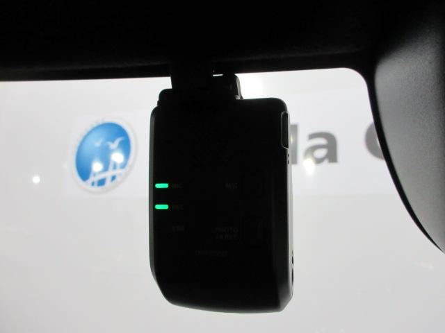 『ドライブレコーダー』動画を残すことで万が一の事態に遭遇した時の必須アイテムです！急ブレーキ・急ハンドルが起こった際、自動で記録が上書きされずに保存され、後でＰＣ等で確認出来ます。