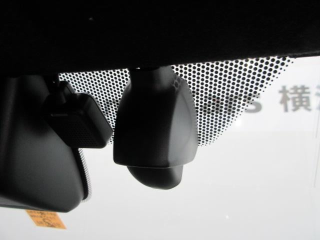 Ｎ－ＯＮＥ プレミアム　ＨｏｎｄａＳＥＮＳＩＮＧ　前後ドラレコ　メモリーナビ　リヤカメラ　ＥＴＣ２．０　シートヒーター　純正アルミホイール　ワンオーナー　ＵＳＢ　ＢＴオーディオ　パーキングセンサー　ＬＥＤ　ＬＥＤフォグ（6枚目）