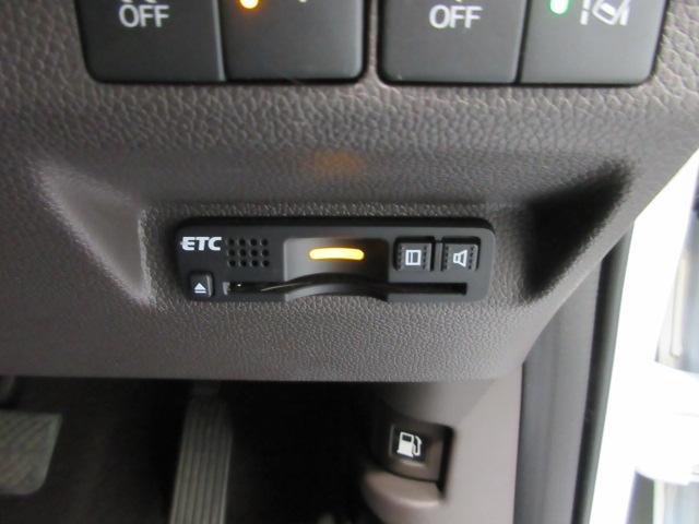 フリード Ｇ・ホンダセンシング　７人　ＨｏｎｄａＳＥＮＳＩＮＧ　ドラレコ　メモリーナビ　リヤカメラ　ＥＴＣ　Ｂｌｕｅｔｏｏｔｈ　ワンオーナー　ハロゲン　両側電動スライドドア　オートエアコン　ＣＤ　追突被害軽減ブレーキ　ｉストップ（5枚目）