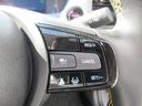 フィット ｅ：ＨＥＶＲＳ　当社デモカー　ＨｏｎｄａＳＥＮＳＩＮＧ　メモリーナビ　リアカメラ　ＥＴＣ　純正アルミ　レーダークルーズ　エアバッグ　ナビ＆ＴＶ　パワーウィンドウ　助手席エアバッグ　元試乗車　レーンアシスト　禁煙（8枚目）