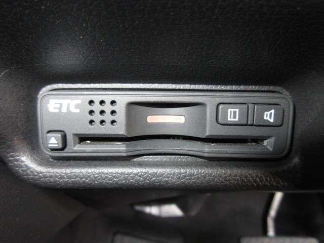 Lパッケージ 1オーナー 純正Mナビ フルセグ Rカメラ ETC DVD再生 サイドSRS 衝突軽減B フロントセンサー リアセンサー アームレスト LEDライト アルミホイール(12枚目)