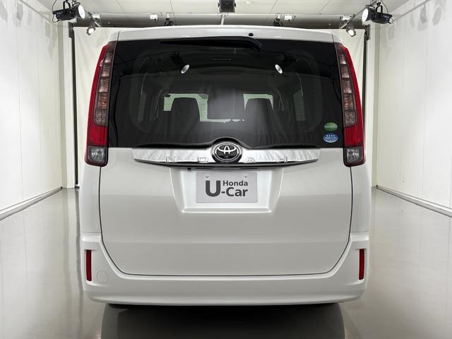 ノア G 禁煙 ワンオーナー 7人乗り メモリーナビ フルセグTV バックカメラ LEDヘッドライト フォグライト クルーズコントロール ETC 横滑り防止装置 左側パワースライドドア スマートキー 1オーナ(9枚目)