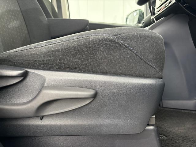 ノア G 禁煙 ワンオーナー 7人乗り メモリーナビ フルセグTV バックカメラ LEDヘッドライト フォグライト クルーズコントロール ETC 横滑り防止装置 左側パワースライドドア スマートキー 1オーナ(30枚目)