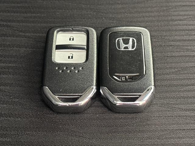 ★スマートキー★キーを携帯しているだけでカギの開け閉めからエンジン始動までできるスマートキー！キーを取り出す必要がないので楽チンです