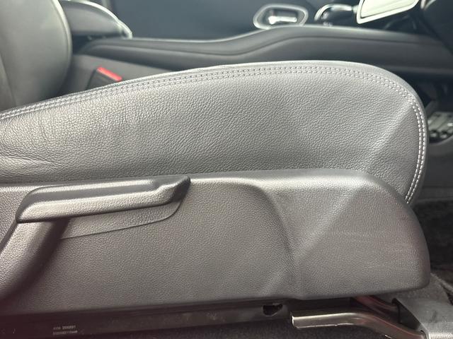 ★運転席ハイトアジャスター★運転される方によってシートの高さが調節できます！自分に合ったドライビングポジションで運転がさらに快適に♪