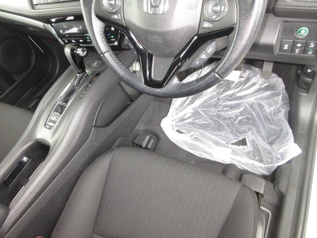 ヴェゼル Ｘ・ホンダセンシング　いまコレ＋フロアマット　純正メモリーナビ　Ｂｌｕｅｔｏｏｔｈ　ＥＴＣ　リアカメラ　衝突被害軽減ブレーキ　レーンキープアシスト　ＬＥＤヘッドライト　フォグライト　シートヒーター　１６インチアルミホイール（5枚目）