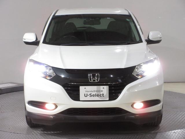 ヴェゼル Ｘ・ホンダセンシング　いまコレ＋フロアマット　純正メモリーナビ　Ｂｌｕｅｔｏｏｔｈ　ＥＴＣ　リアカメラ　衝突被害軽減ブレーキ　レーンキープアシスト　ＬＥＤヘッドライト　フォグライト　シートヒーター　１６インチアルミホイール（6枚目）