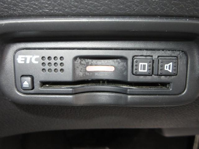 ヴェゼル Ｘ・ホンダセンシング　いまコレ＋フロアマット　純正メモリーナビ　Ｂｌｕｅｔｏｏｔｈ　ＥＴＣ　リアカメラ　衝突被害軽減ブレーキ　レーンキープアシスト　ＬＥＤヘッドライト　フォグライト　シートヒーター　１６インチアルミホイール（13枚目）